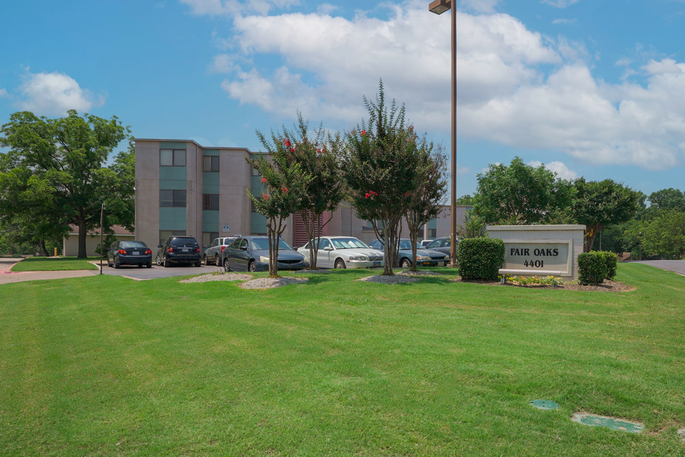 Fair Oaks Apartments apartment photo